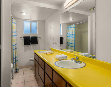5901 E Cactus Wren Road - Photo Thumbnail 12