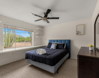 5901 E Cactus Wren Road - Photo Thumbnail 14