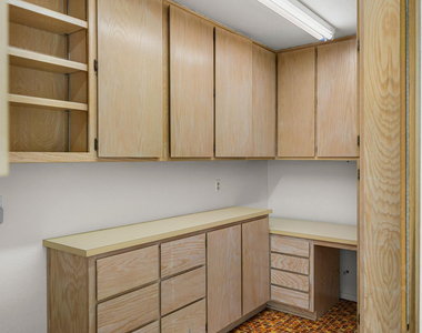 5901 E Cactus Wren Road - Photo Thumbnail 18