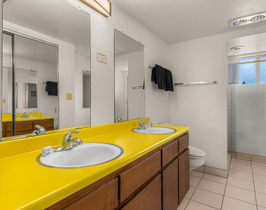5901 E Cactus Wren Road - Photo Thumbnail 10