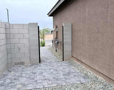 15988 W Desert Spoon Drive - Photo Thumbnail 5
