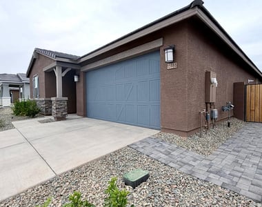 15988 W Desert Spoon Drive - Photo Thumbnail 4