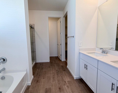 15988 W Desert Spoon Drive - Photo Thumbnail 21