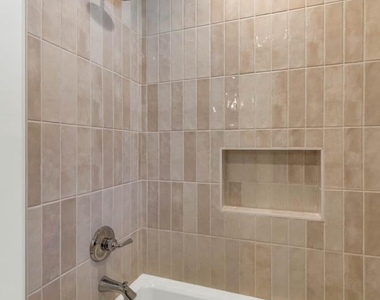 103 W Palmcroft Drive - Photo Thumbnail 20