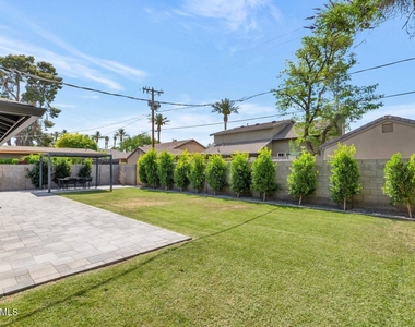 103 W Palmcroft Drive - Photo Thumbnail 26