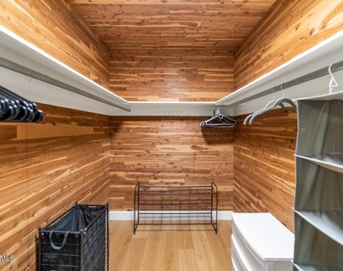 103 W Palmcroft Drive - Photo Thumbnail 17