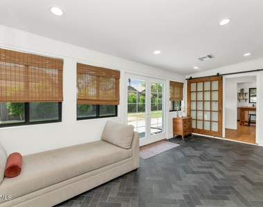 103 W Palmcroft Drive - Photo Thumbnail 10
