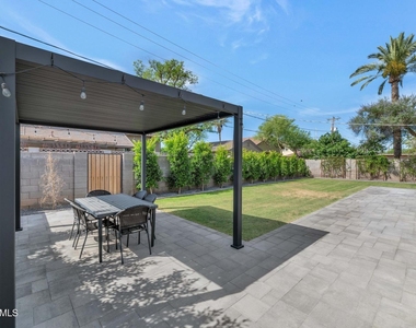 103 W Palmcroft Drive - Photo Thumbnail 24