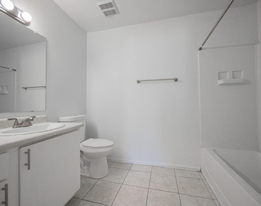 16033 N 25th Street - Photo Thumbnail 15