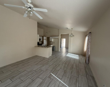 8563 W Mission Lane - Photo Thumbnail 10