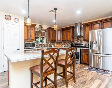 1011 W Northern Avenue - Photo Thumbnail 81