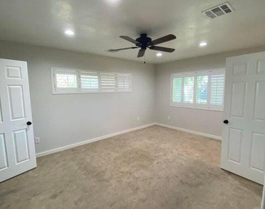1011 W Northern Avenue - Photo Thumbnail 51