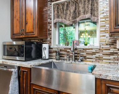 1011 W Northern Avenue - Photo Thumbnail 70