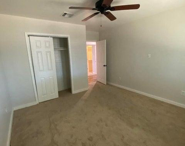 1011 W Northern Avenue - Photo Thumbnail 93