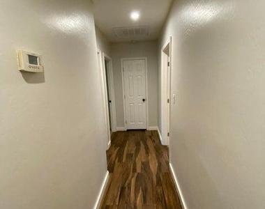 1011 W Northern Avenue - Photo Thumbnail 58