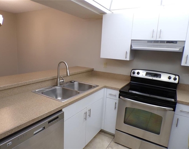 622 Bird Bay Drive S - Photo Thumbnail 4