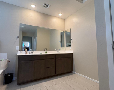 17744 W Cassia Way - Photo Thumbnail 38
