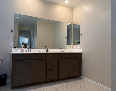 17744 W Cassia Way - Photo Thumbnail 37