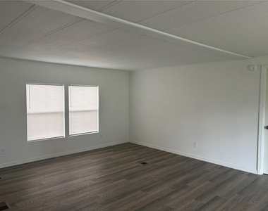 3923 Ward Road - Photo Thumbnail 7