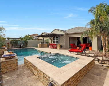 18233 N 66th Way - Photo Thumbnail 1
