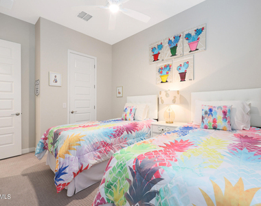 18233 N 66th Way - Photo Thumbnail 16