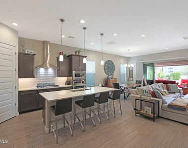 18233 N 66th Way - Photo Thumbnail 3