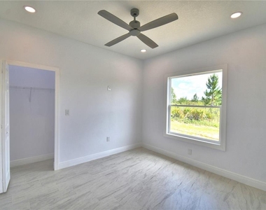 7951 Sarasota Drive - Photo Thumbnail 16