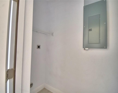 7951 Sarasota Drive - Photo Thumbnail 32