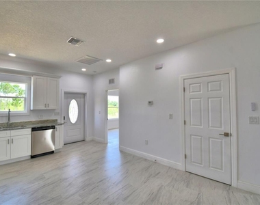 7951 Sarasota Drive - Photo Thumbnail 2