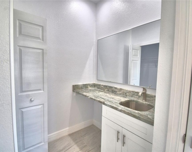 7951 Sarasota Drive - Photo Thumbnail 30