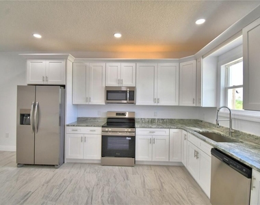 7951 Sarasota Drive - Photo Thumbnail 3