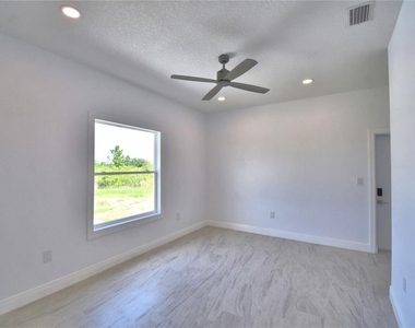 7951 Sarasota Drive - Photo Thumbnail 21