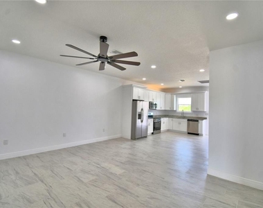 7951 Sarasota Drive - Photo Thumbnail 7