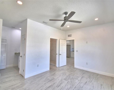 7951 Sarasota Drive - Photo Thumbnail 10
