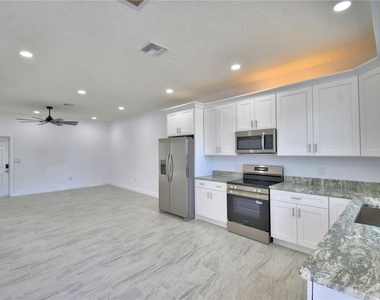 7951 Sarasota Drive - Photo Thumbnail 6