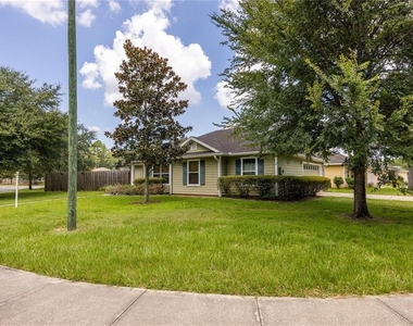1608 Ne 45th Place - Photo Thumbnail 5
