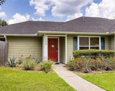 1608 Ne 45th Place - Photo Thumbnail 1