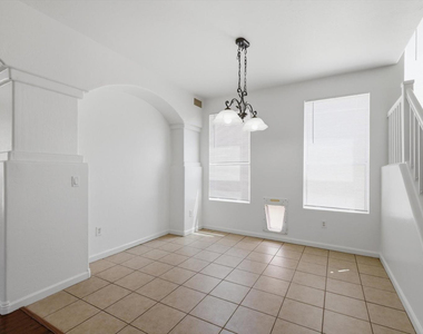 13448 W Berridge Lane - Photo Thumbnail 8