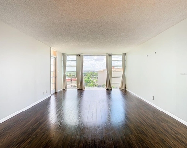 7400 Sun Island Drive - Photo Thumbnail 17