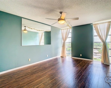 7400 Sun Island Drive - Photo Thumbnail 30