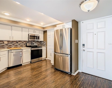 7400 Sun Island Drive - Photo Thumbnail 7