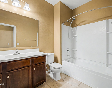 21248 W Palm Lane - Photo Thumbnail 20