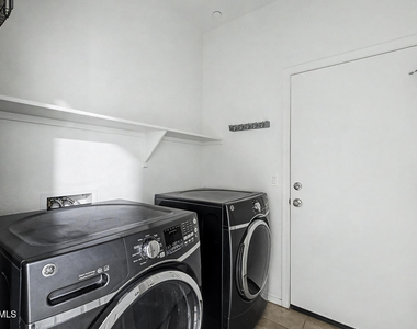 21248 W Palm Lane - Photo Thumbnail 22