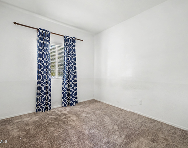 21248 W Palm Lane - Photo Thumbnail 18