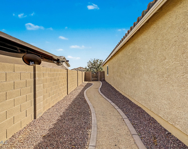 21248 W Palm Lane - Photo Thumbnail 26