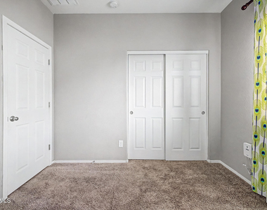 21248 W Palm Lane - Photo Thumbnail 17
