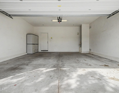 21248 W Palm Lane - Photo Thumbnail 23