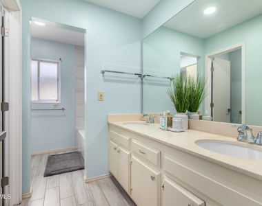4428 W Laurie Lane - Photo Thumbnail 19