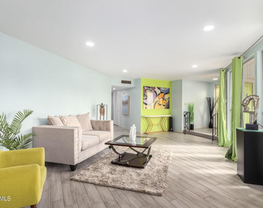 4428 W Laurie Lane - Photo Thumbnail 1