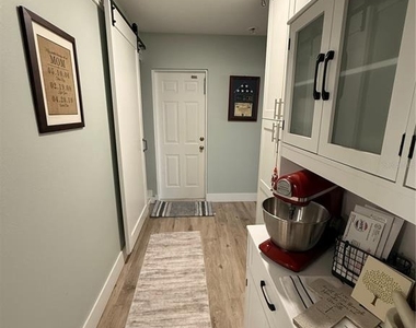 360 Palm Circle - Photo Thumbnail 9